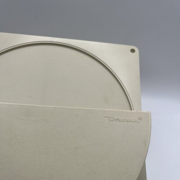 Vintage Tupperware Wall Mount Lid Organizer Round 1646-2 USA Mid Century Almond - Picture 6 of 9